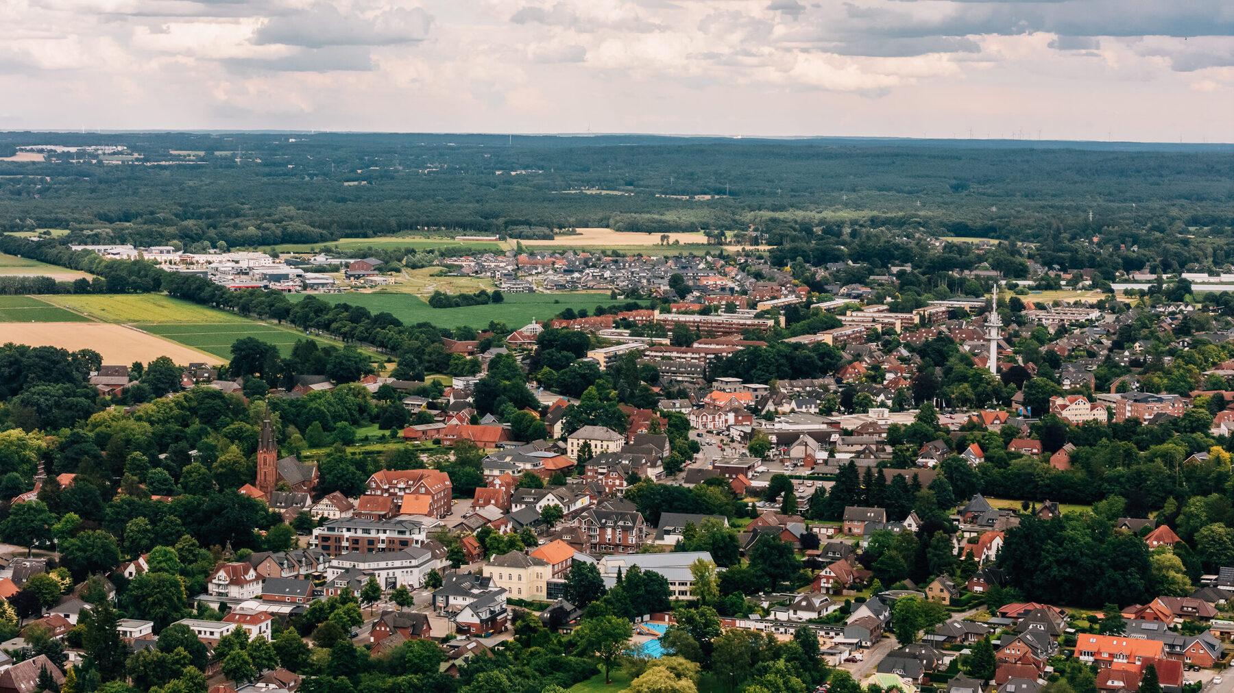Luftbild von Feldern und Wald bei Tostedt