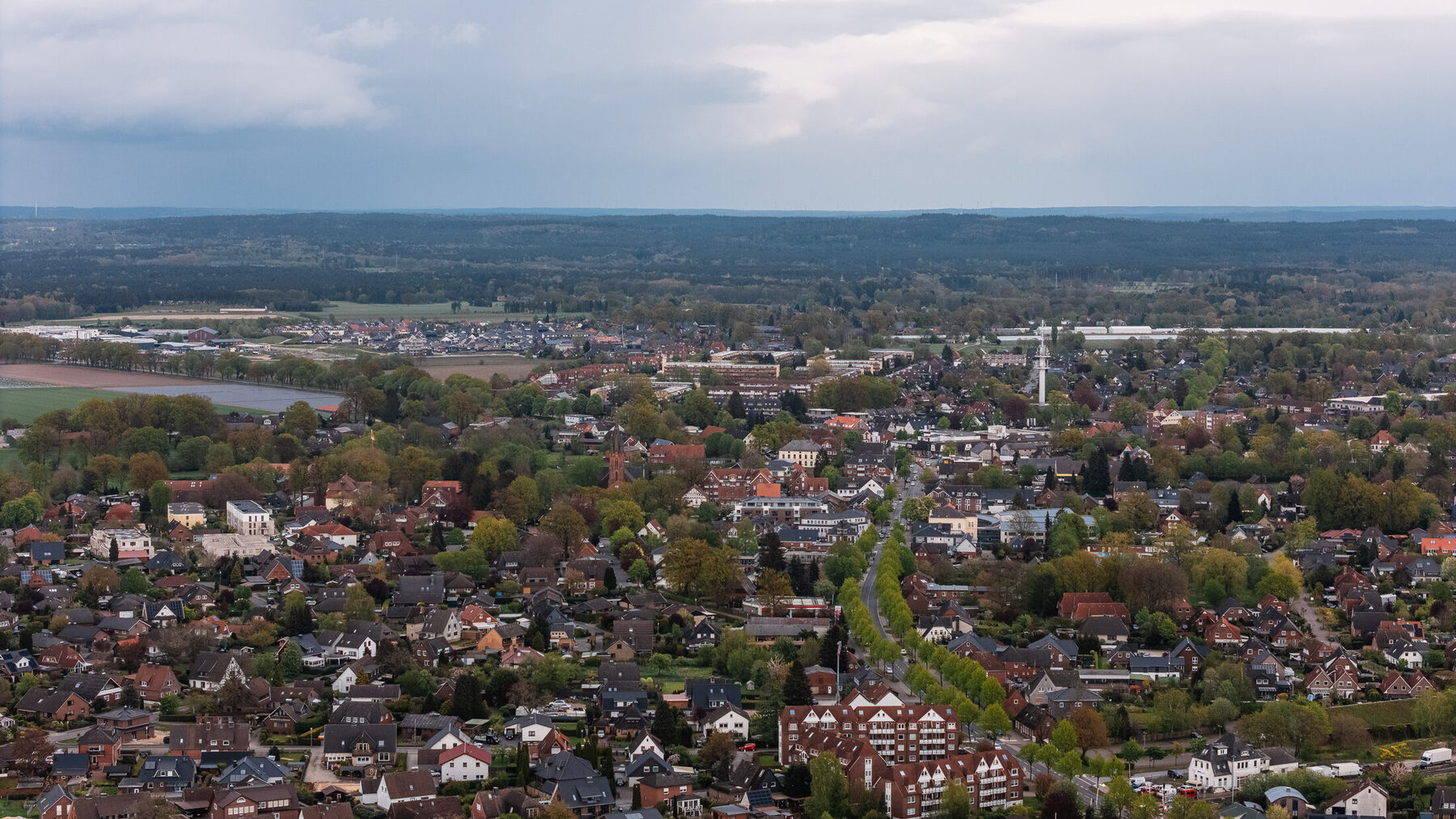 Wege und Grün rund um Tostedt von oben